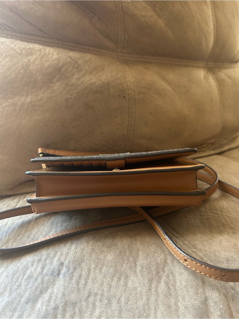 Michael Kors | Jet Set | Charm | Small Phone | Crossbody - Picture 4 of 16